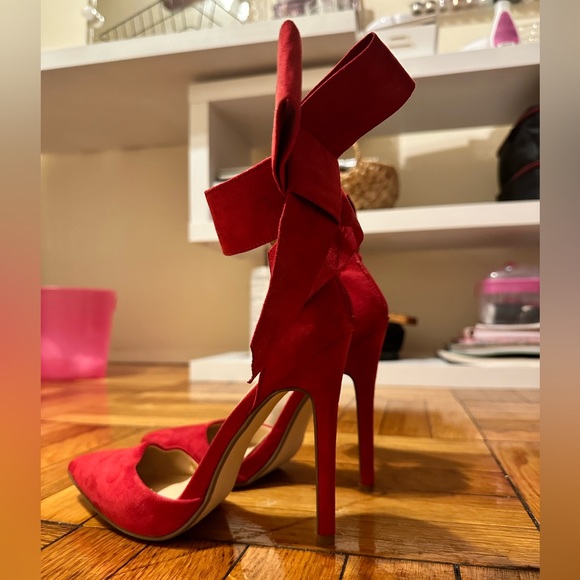 JUSTFAB RED SUEDE PUMPS WITH ANKLE BOW DETAIL - Picture 2 of 6